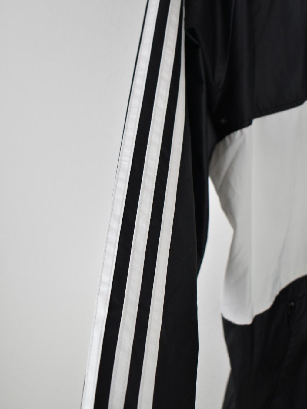 Adidas Jacken: Adidas Windjacke Gr.M, neuwertig – Neu (gemäss Beschreibung) aus Nürensdorf von 2ND_STORY 4