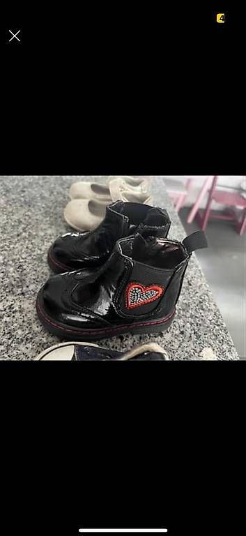 Scarpe per ragazze: Scarpine bimba 19-20 – Usato da Preonzo venduto da BUDDHAGIRL82