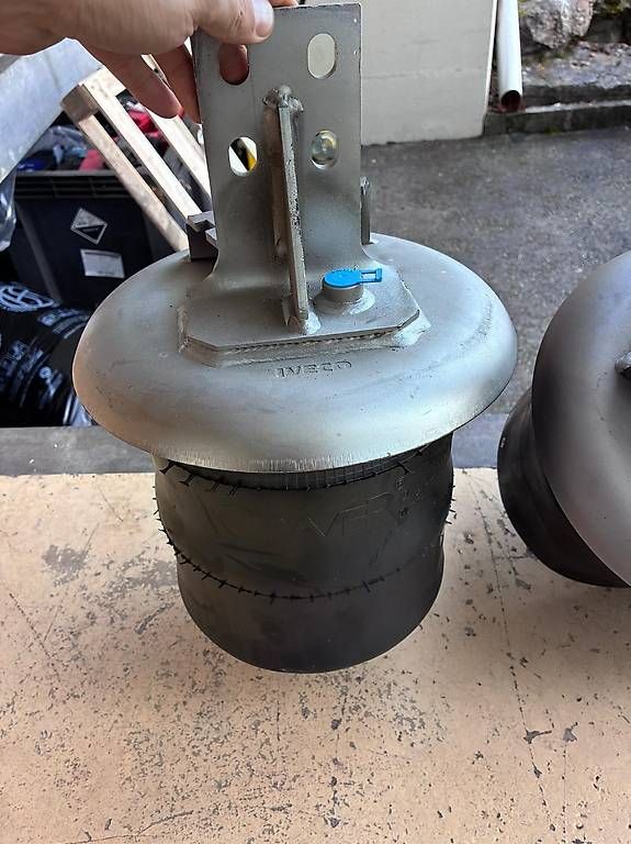 Tutti i ricambio: Luftfederbald Iveco Orginal 5802385816 – Usato da Au ZH venduto da Bus_Shop 1