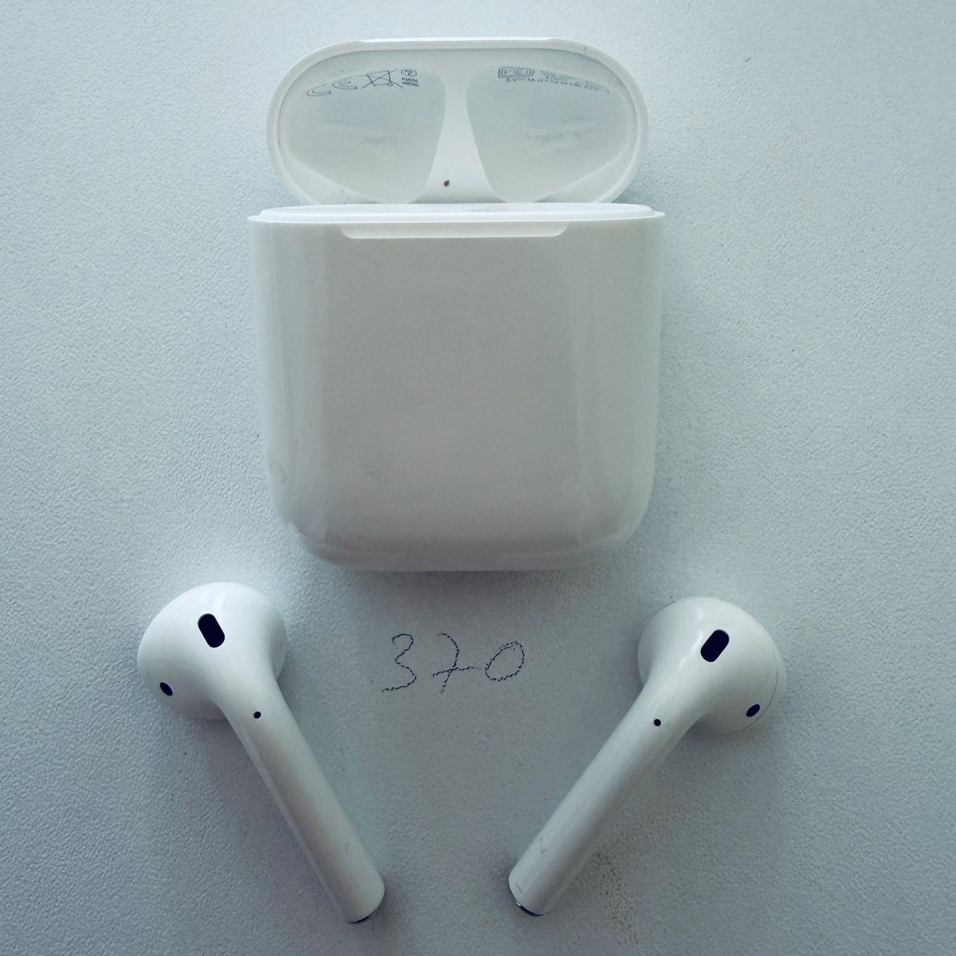 Apple Cuffie: Original Apple AirPods 2 Gen. Wireless Kopfhörer & Case – Usato da Basel venduto da MY.AIRPODS.SHOP 1