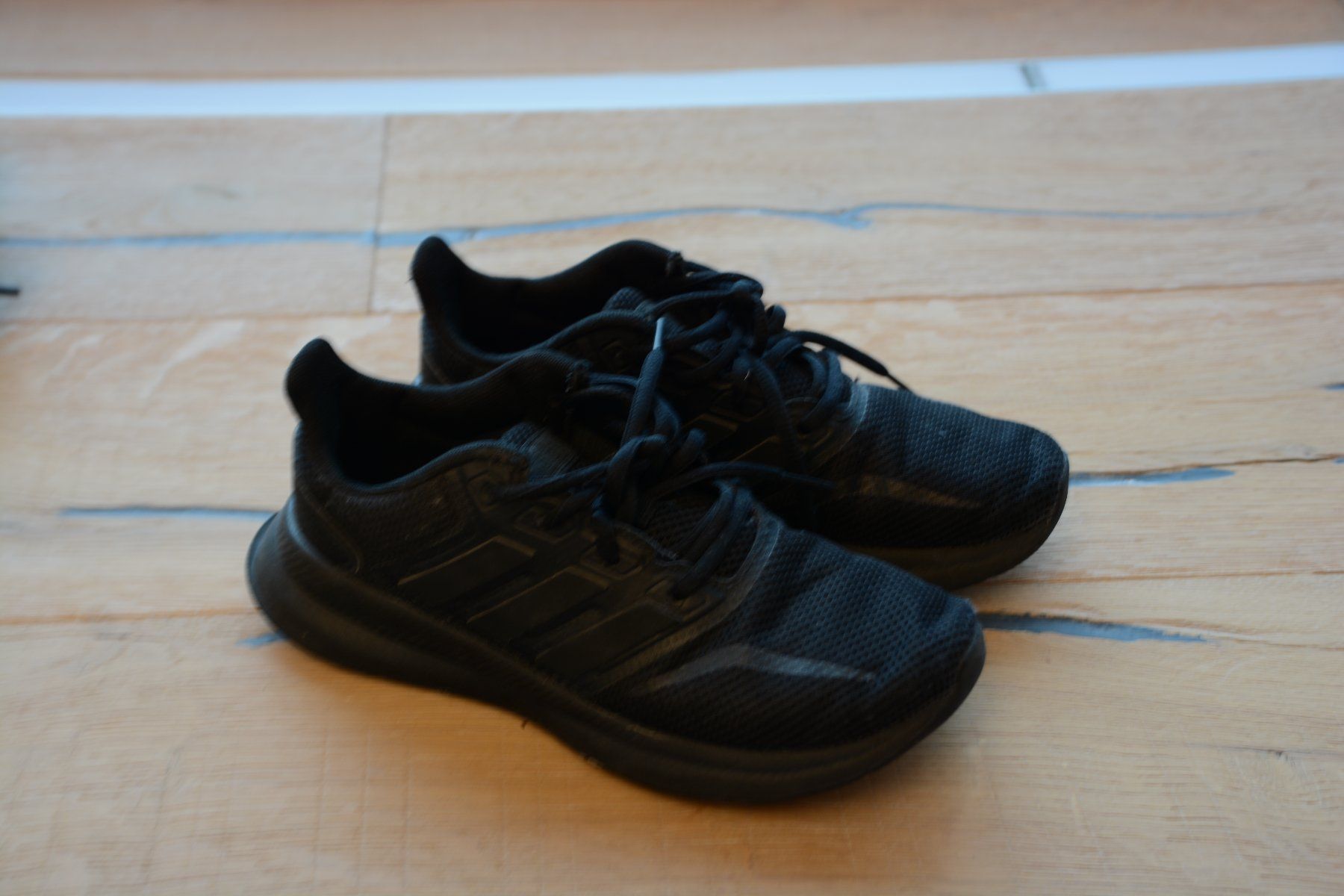 Adidas Scarpe per ragazzi: Adidas Turnschuh Gr. 35.5 – Nuovo (secondo la descrizione) da Himmelried venduto da Dievole