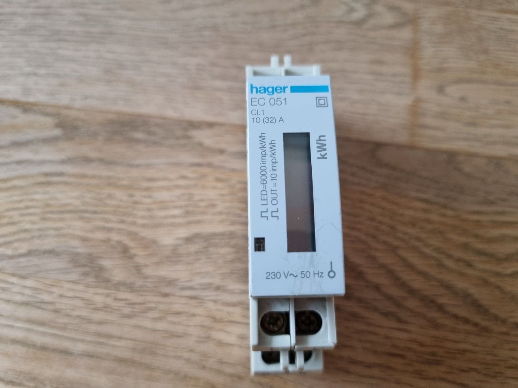 Hager Elektronikbauteile: Energiezähler Hager EC 051 – Gebraucht aus Thun von Topmat