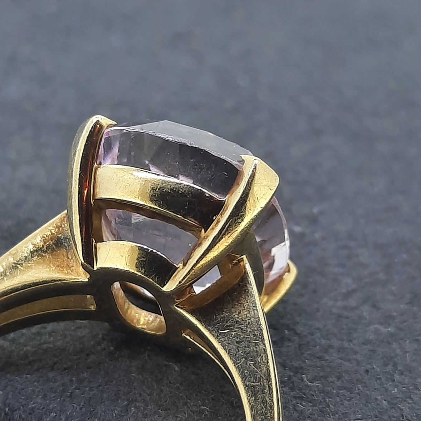 Anelli: Edler Goldring mit wunderschönem Kunzit Edelstein – Usato da Unterägeri venduto da Altgoldschmuck 3