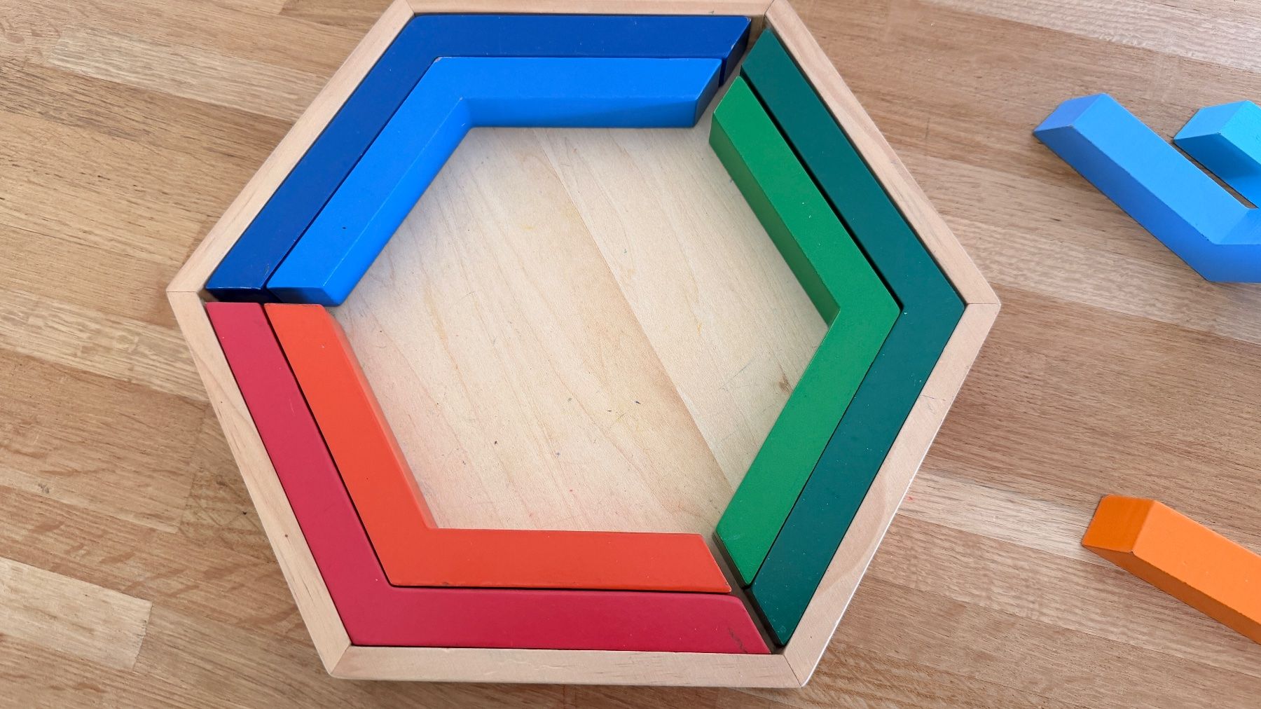 Puzzles: Puzzle - Hexagonal Steckpuzzle Holz Regenbogen Grimms – Gebraucht aus Winterthur von Secondhand-Family 5