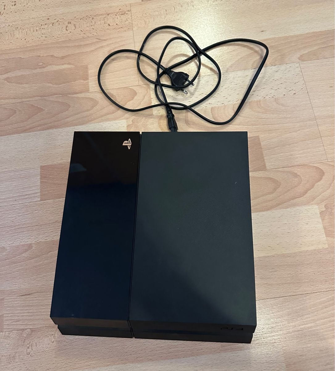 Sony Console: PS4 zu verkaufen  – Usato da Schaffhausen venduto da Matteo_Giudici_03 1