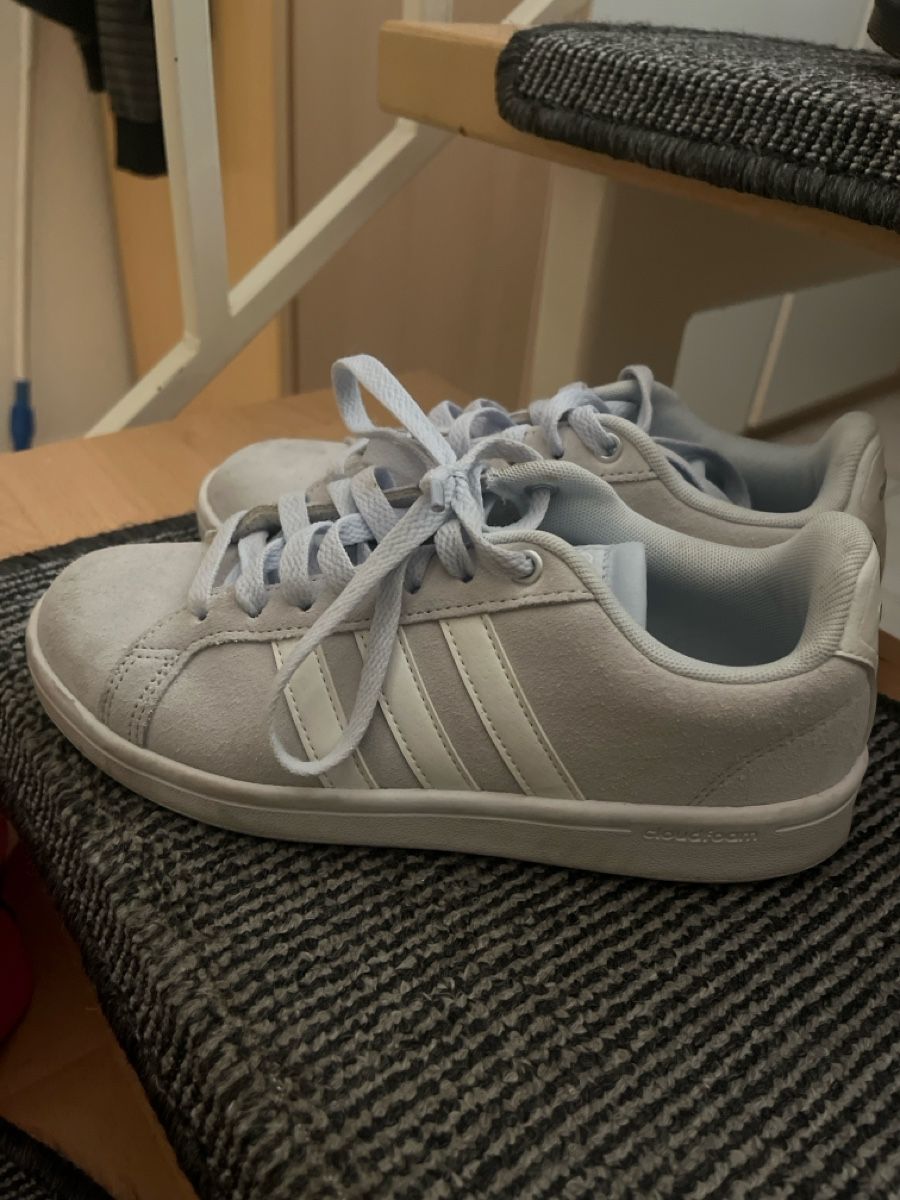 Herrenschuhe: Adidas Sneakers Grösse 36 2/3 – Gebraucht aus Dottikon von chi_j6bj