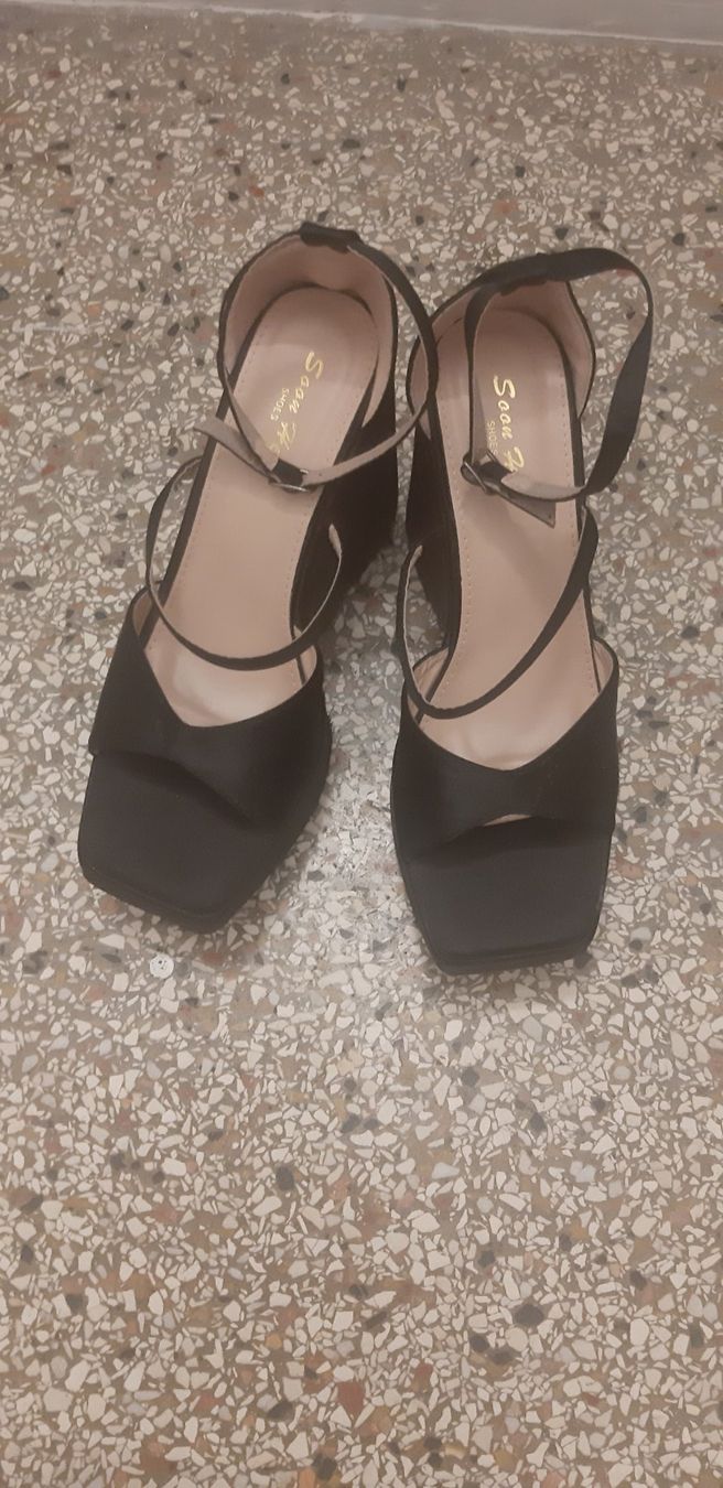 Damenschuhe: Plateform Sandalen schwarz Grösse 41 NEU – Neu (gemäss Beschreibung) aus Zürich von Venecia25 1