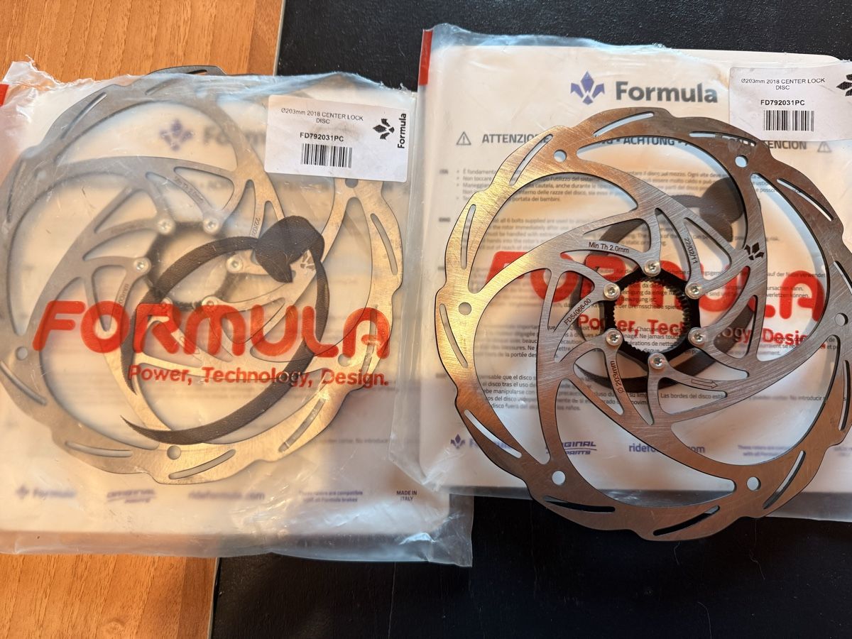 Pezzi di ricambio: Formula Bremsscheiben, Center Lock, ungebraucht – Nuovo e nell'imballaggio originale da Amriswil venduto da ton_w2qk