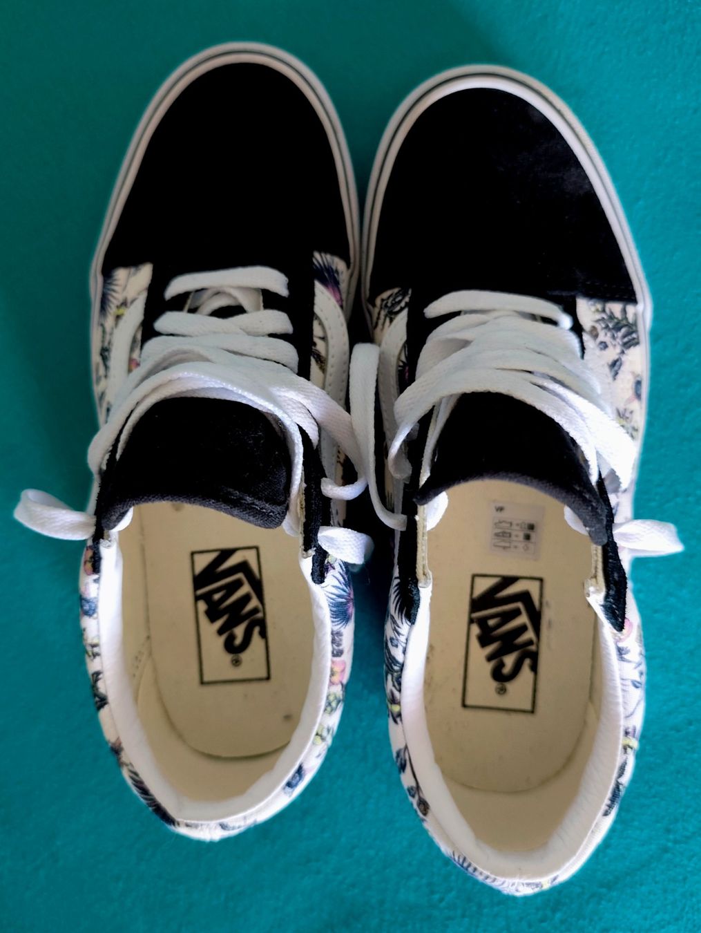 Vans Scarpe da uomo: Vans Old Skool Sneaker floral schwarz 38 – Usato da kloten venduto da Docsgirl 4