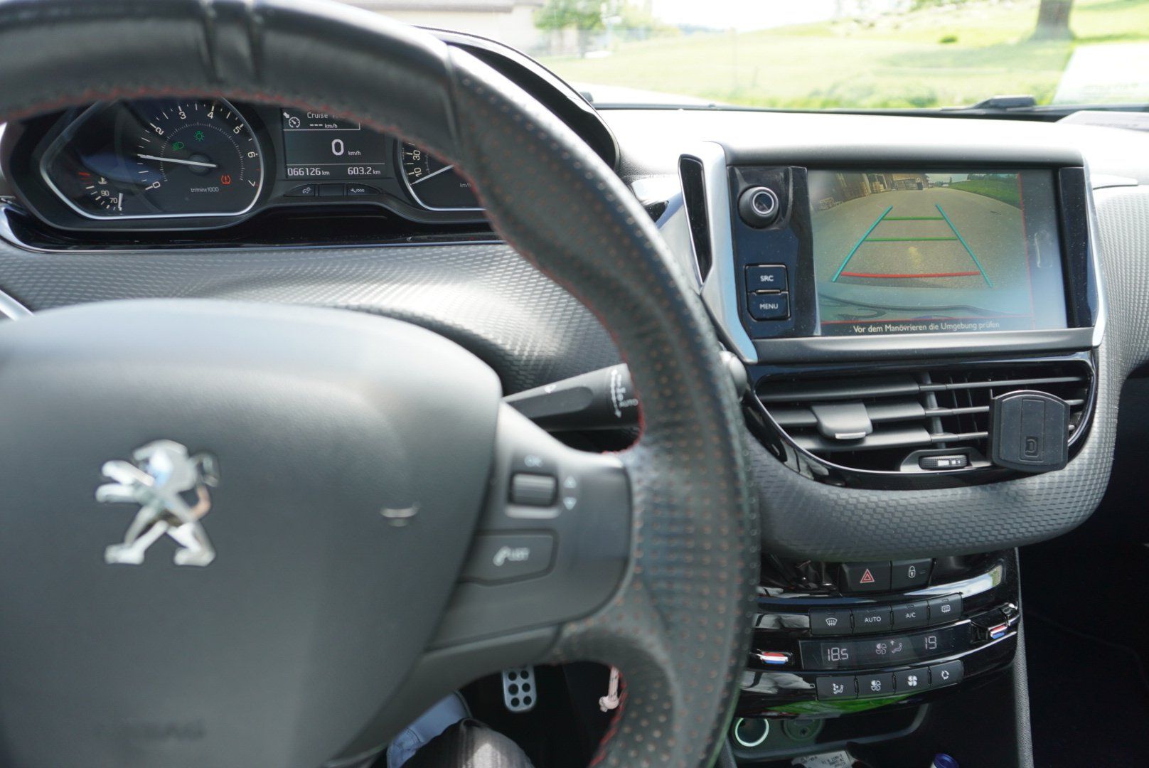 Peugeot Automobili: Peugeot 208 1.2i SST – Usato da Römerswil LU venduto da Apfel141 4
