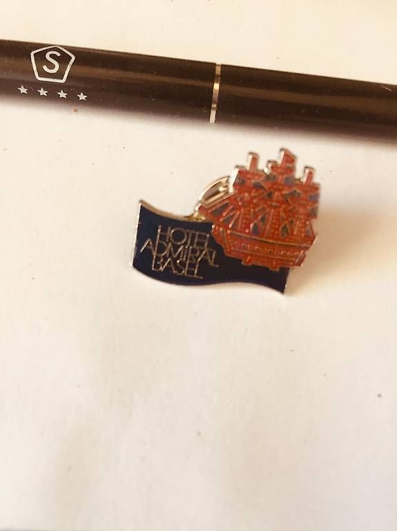 Placchette & Badge: Buttons Hotel Admiral Basel – Usato da Zürich venduto da gol_jc2x