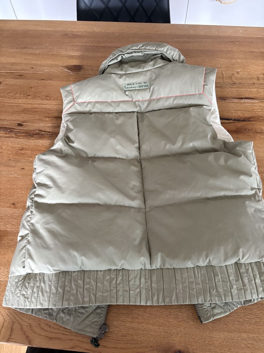 Diesel Gilet & Giacche: Diesel Weste Gr. M - mit Schuhprint – Usato da Cham venduto da chanel3 5