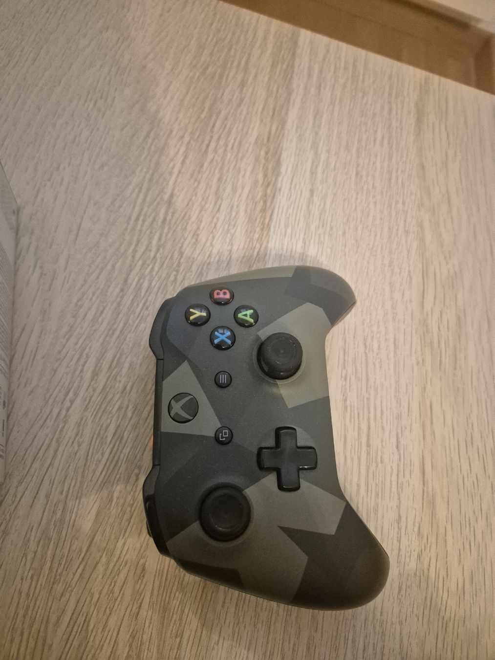 Microsoft Manettes: Xbox One Wireless Controller Camouflage + Wireless Adapter – D'occasion à Rothrist par ner_27ct 2