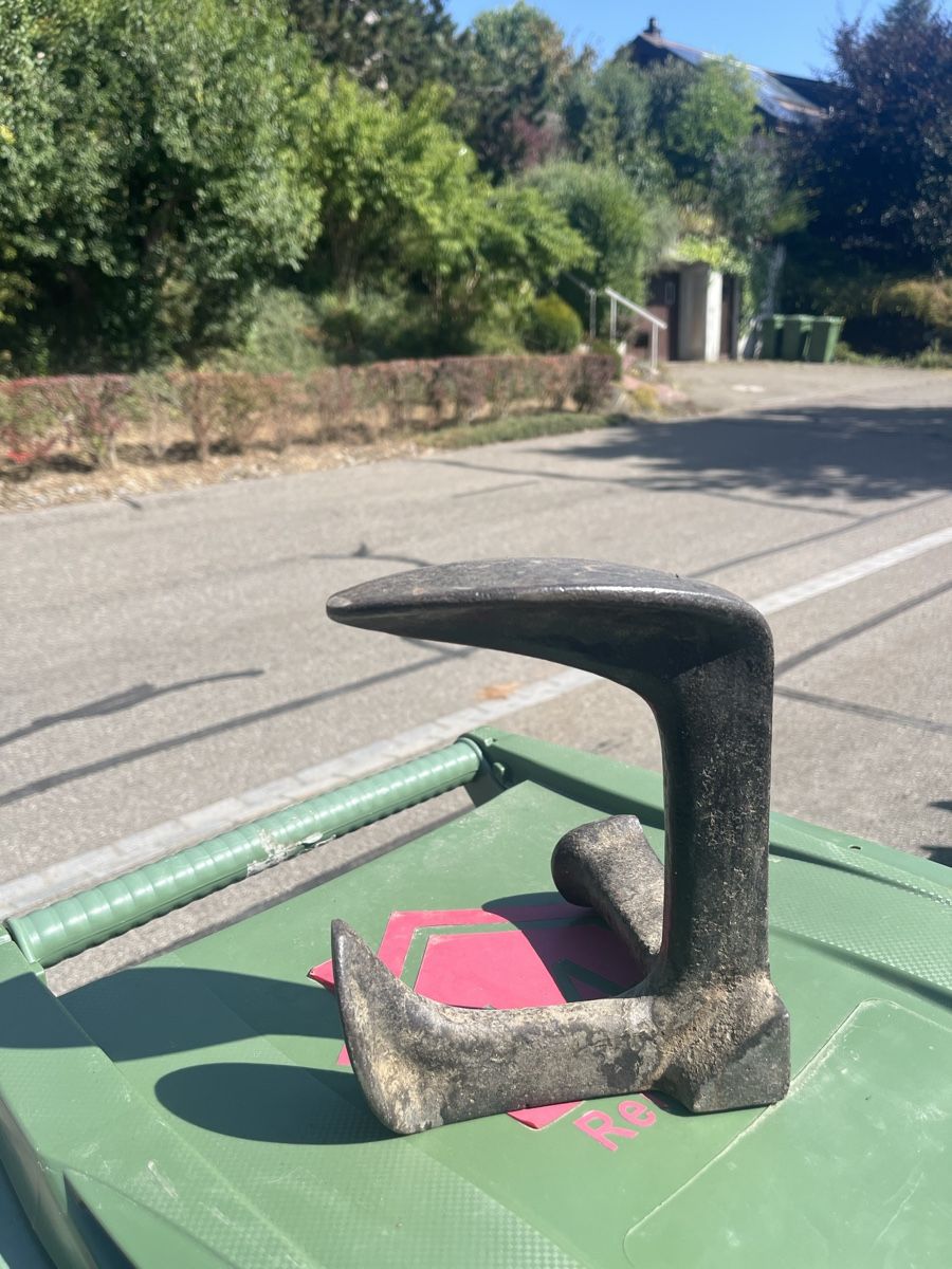 Attrezzi da lavoro: Schuhmacher Ambos – Usato da Madetswil venduto da Johnwood
