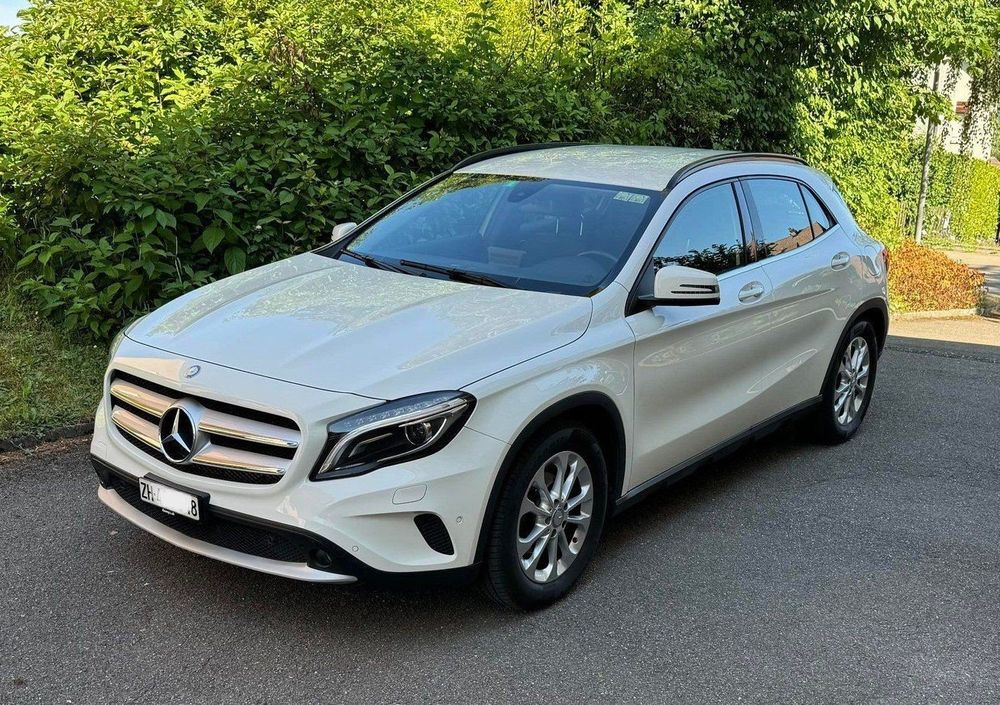 MERCEDES-BENZ GLA 200 CDI Swiss Star Edition Style 4Matic 7G (Gebraucht ...