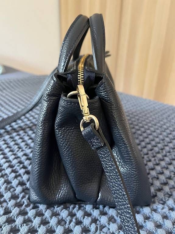 Sacs femmes: Handtasche Bold Matters Leder – D'occasion à Winterthur par Verkauf2026 2
