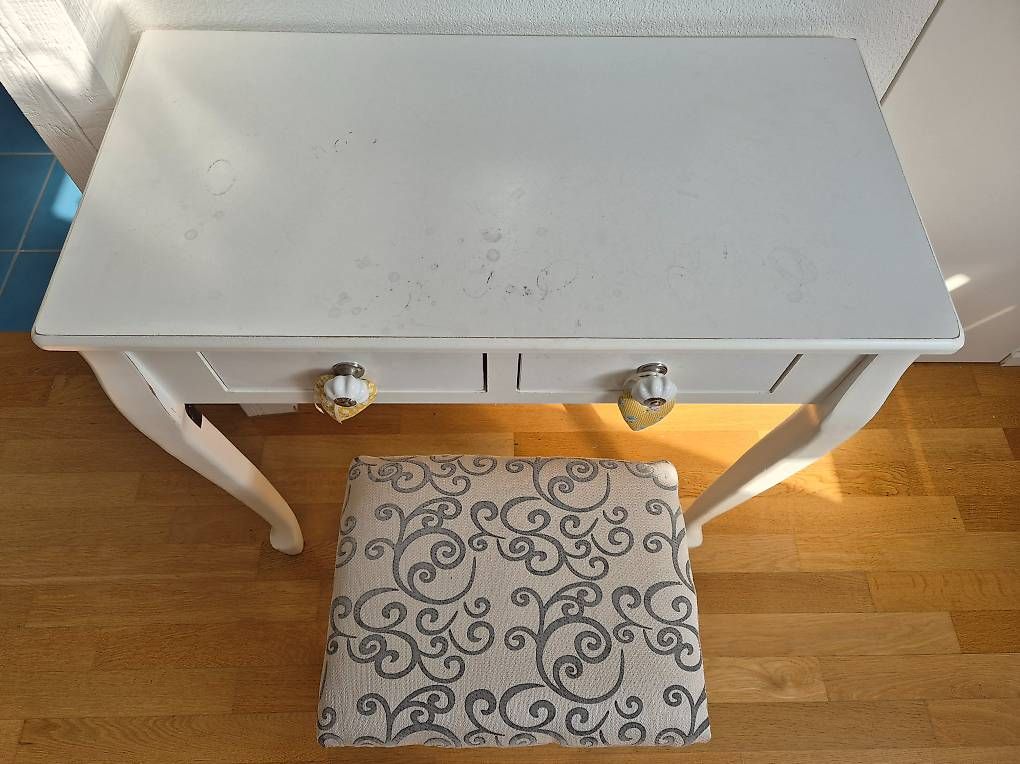Schminktische: Weisser Schminktisch im Shabby Chic Stil inkl. Schminkhocker – Gebraucht aus Kriens von Moana89 2