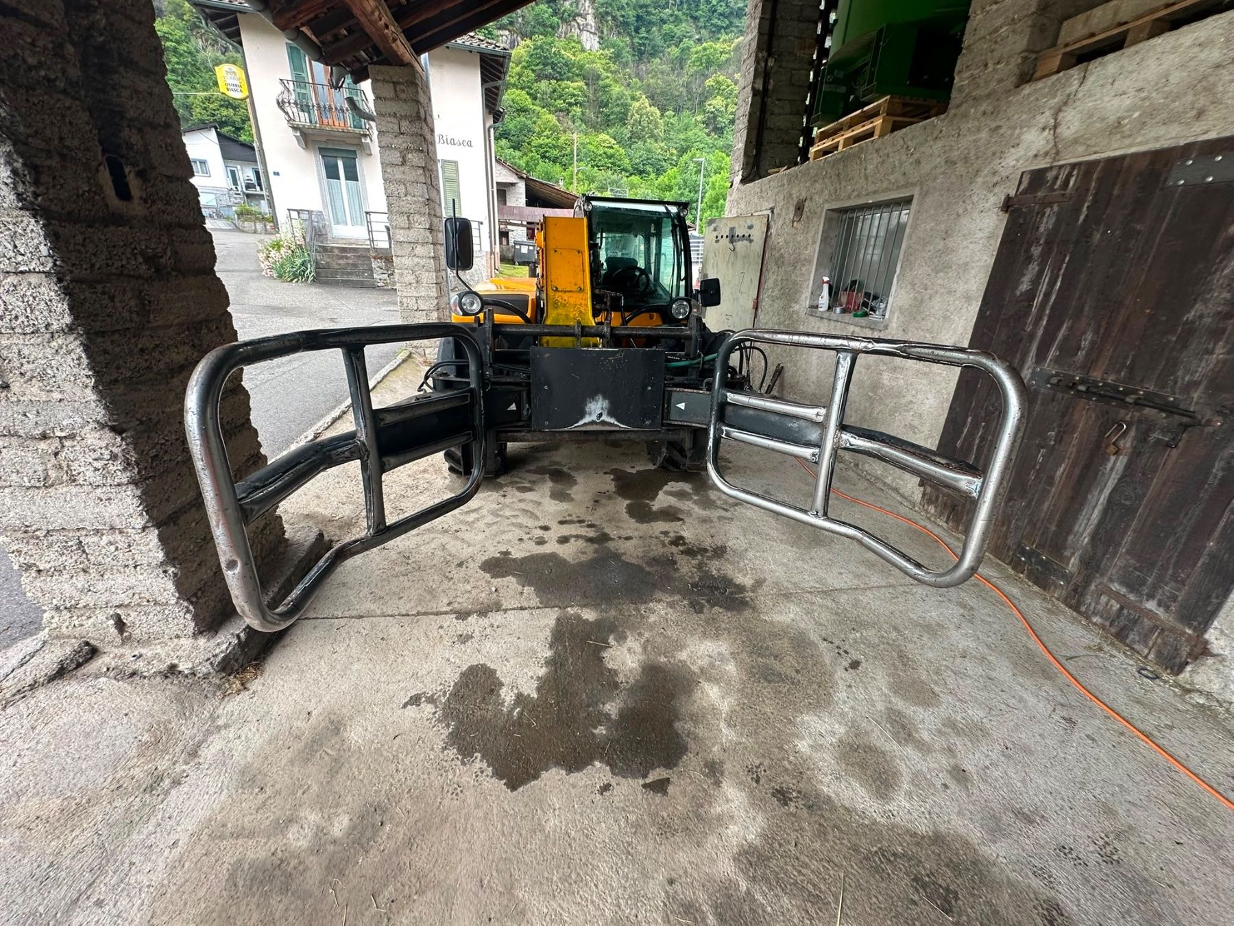 Tutte le macchine: Pinza per rotoballe / Ballenzange – Usato da Moleno venduto da gio_yzg7 1