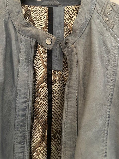 Giacche: Schöne Lederjacke - grau-bläulich - Gr. 38 - gebraucht – Usato da Interlaken venduto da joe-luzern 1