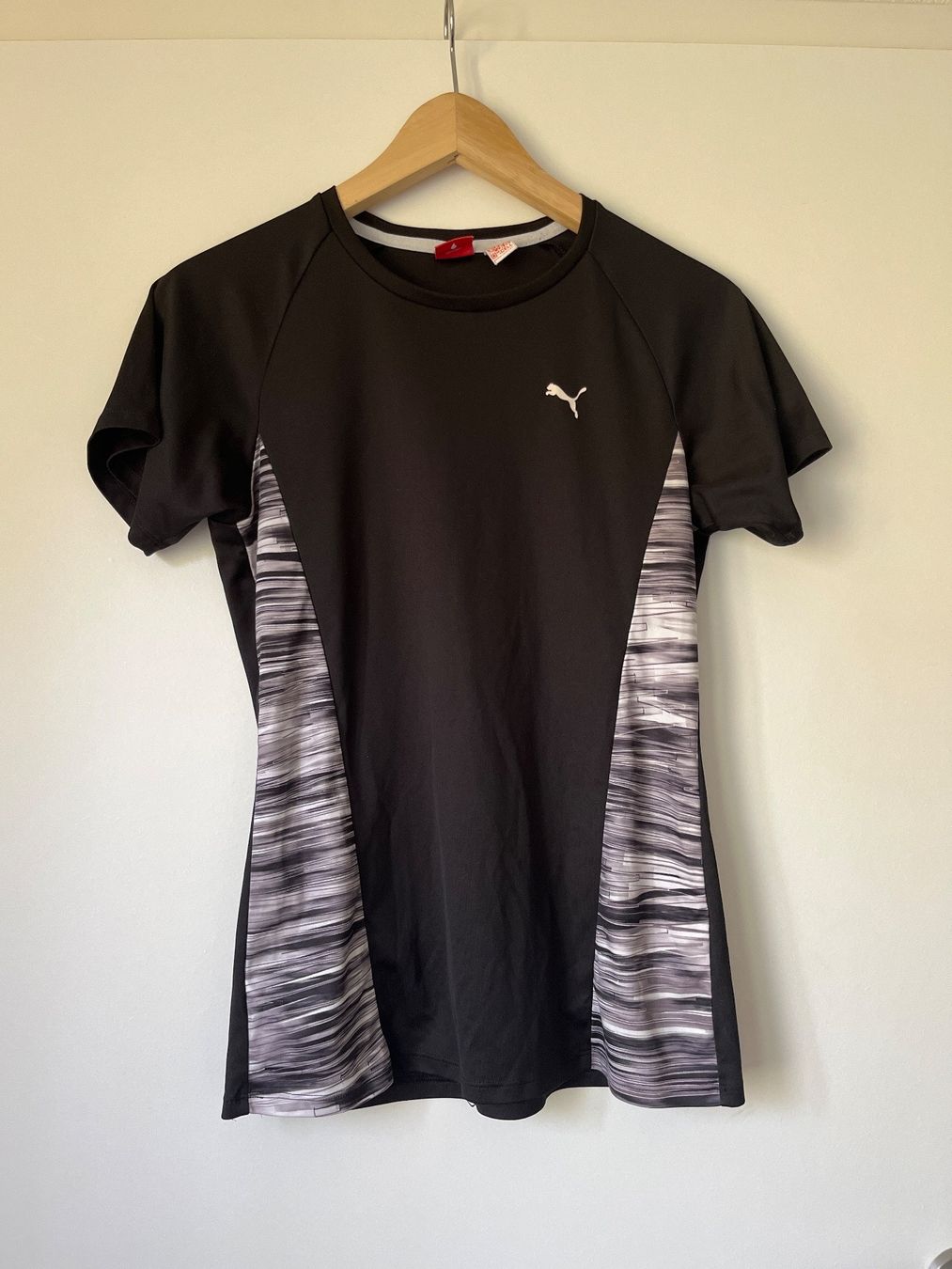 Puma T-shirt: Puma Sport Tshirt – Usato da Reinach ag venduto da Wildschwein_Braten