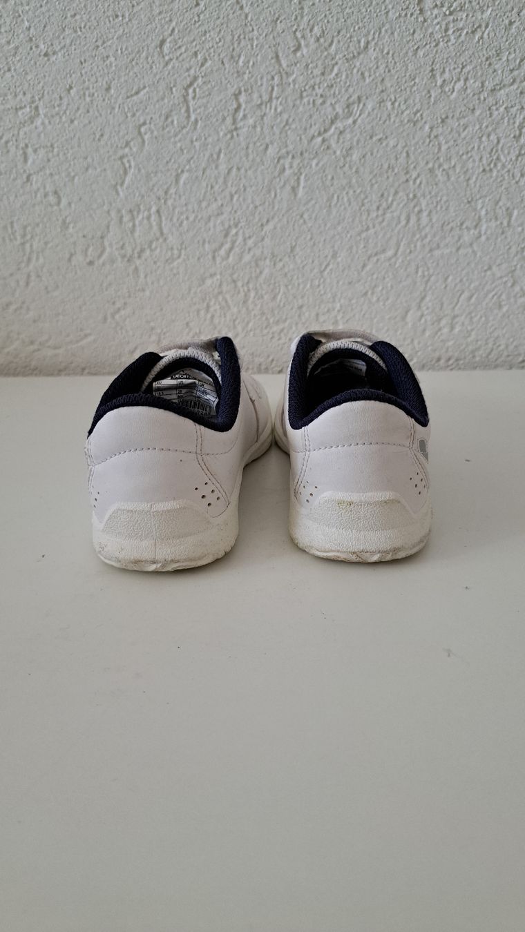 Decathlon Schuhe für Jungen: Kids Trainers White Velcro Size 30 Decathlon  – Gebraucht aus Thun von tan_2kvt 3