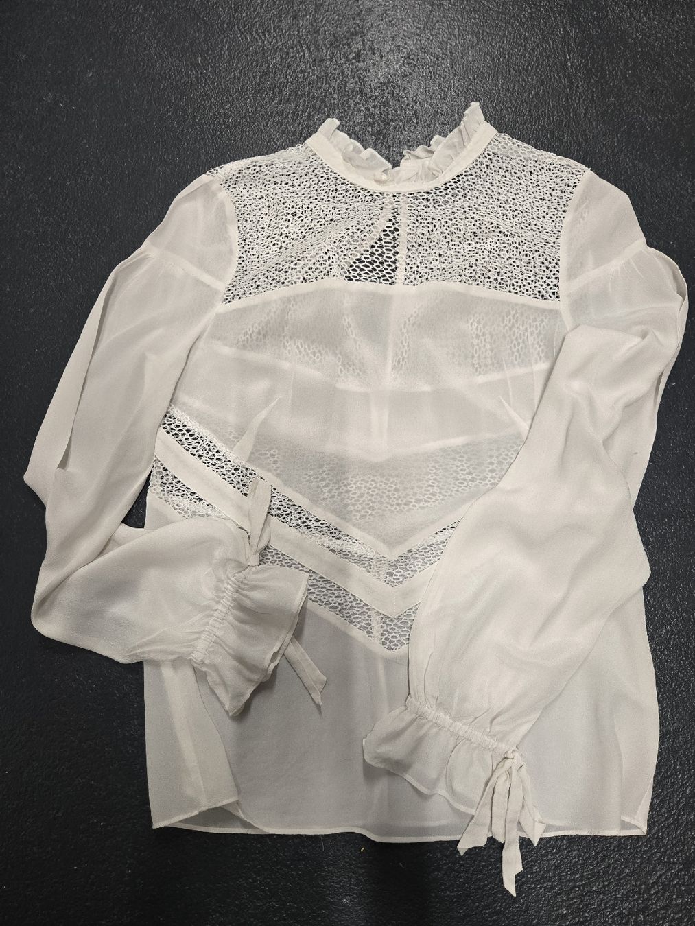 Pinko Camicette: PINKO Bluse Weiss/Creme Spitzenbluse, Seidenbluse – Usato da Gutenswil venduto da Spomi 5