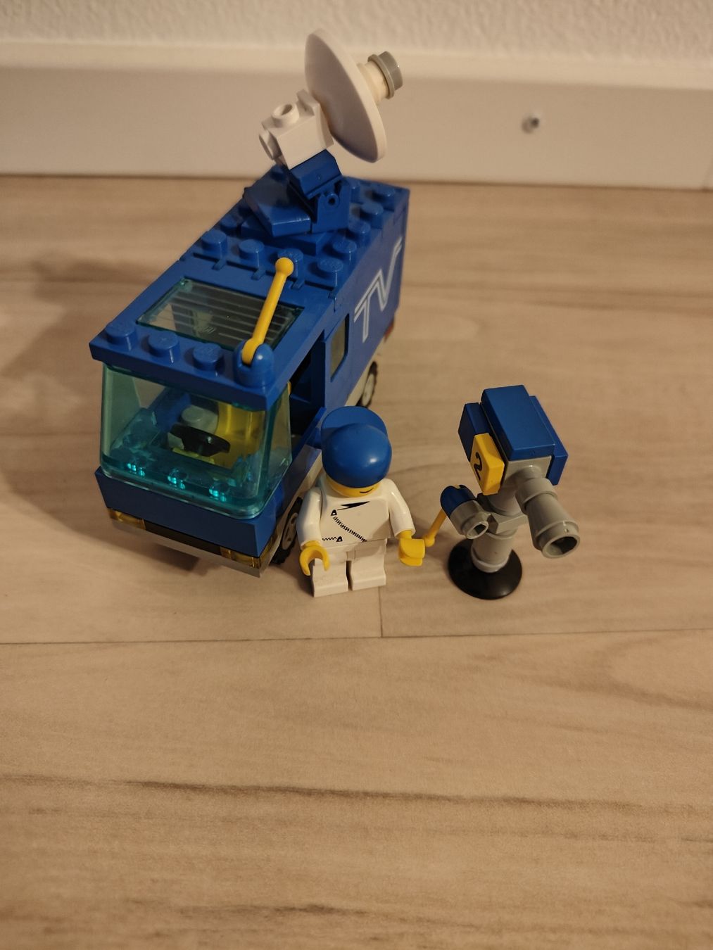 Lego Baukästen: Lego 6661: TV Wagen – Gebraucht aus Tuggen von Basinger