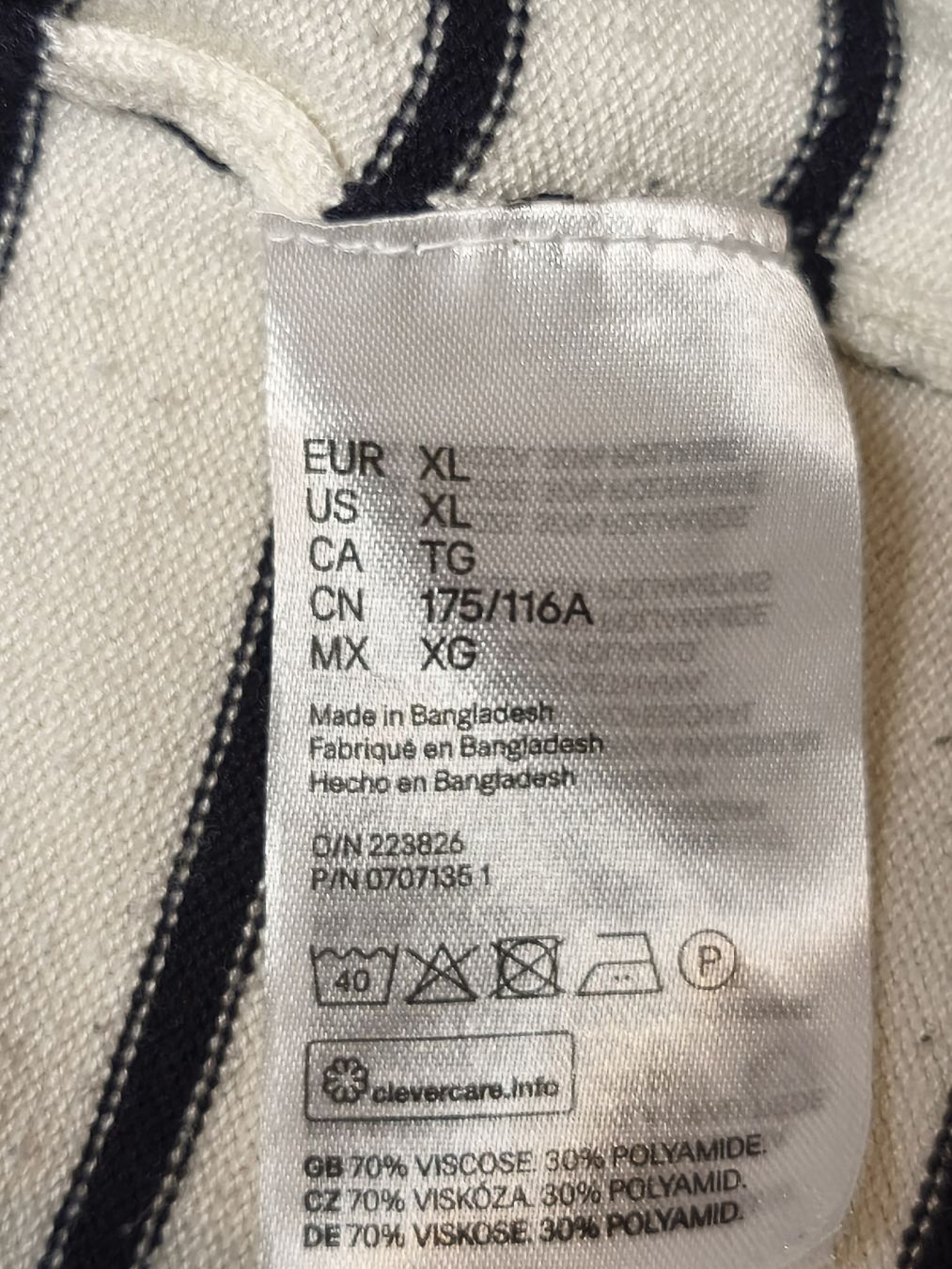 H&M Maglioni & Felpe: H&M Streifenpullover maritim Weiss/Schwarz Gr. XL – Usato da Emmetten venduto da SecondhandSiska 4
