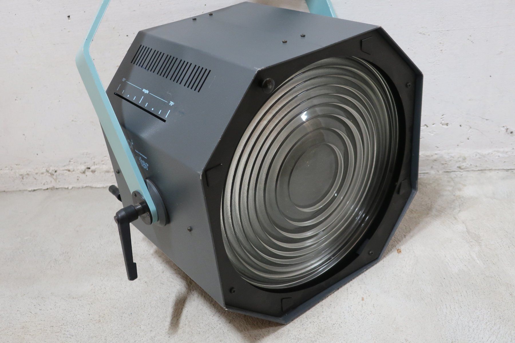 Broncolor Blitze: 1.AUGUST Aktion Broncolor Pulso Flooter Fresnel – Defekt aus Zürich von dnk_nrd8