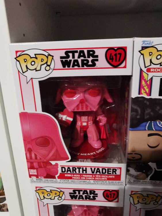 Figurine Funko Pop Star Wars Valentines Vader with Heart - Figurine de  collection - Achat & prix