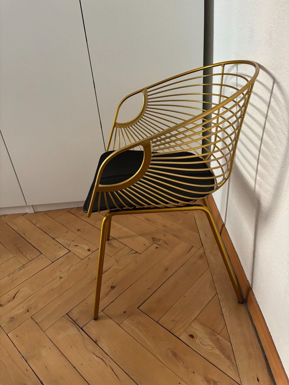 Tischset: Esstisch und 4 Stühle – Gebraucht aus Zürich von nad_yj6c 9