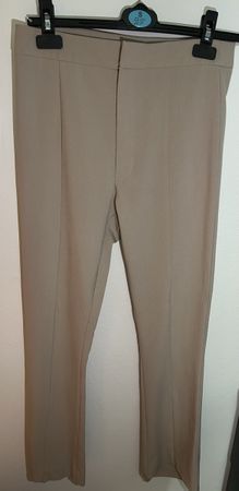 Dünne, beige Anzugshose