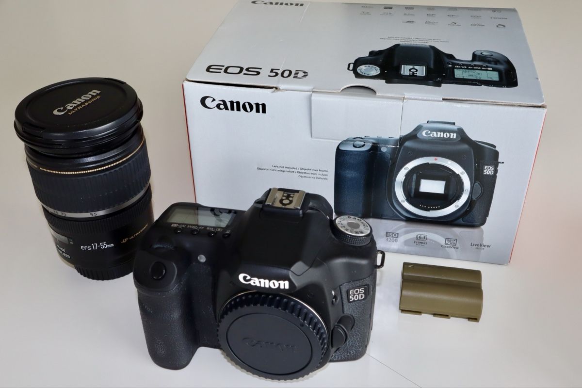 Canon Fotocamera: Canon EOS 50D Digitalkamera mit Objektiv EF-S 17-55mm – Usato da Zug venduto da mhannesb