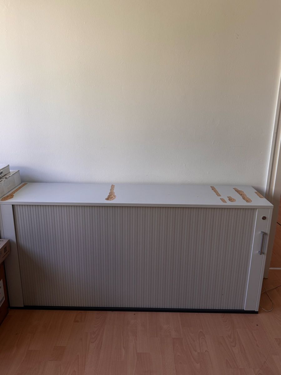 Schränke: Rollladenschrank hellgrau – Gebraucht aus Zürich von Fabio_Brehm