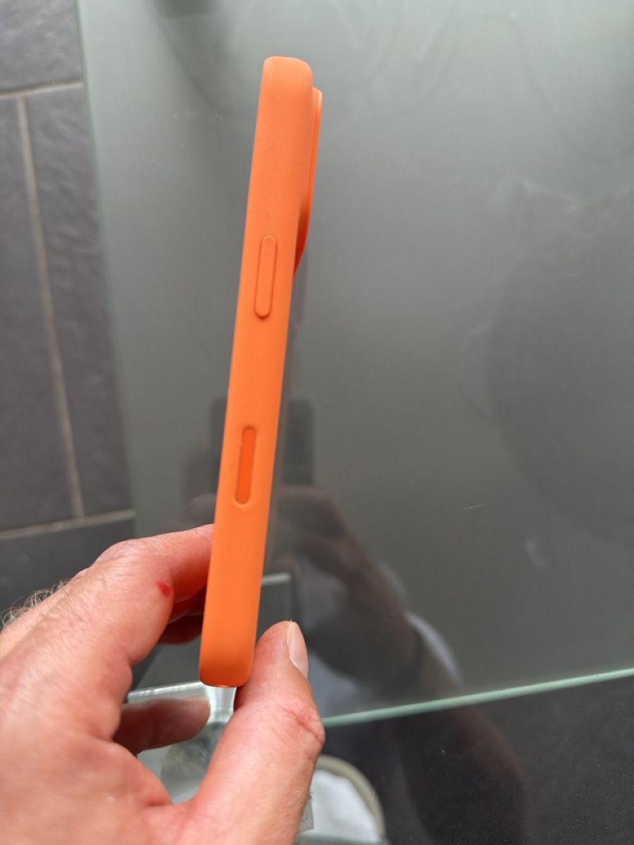 Apple Covers & Schutzfolien: IPHONE   17  PRO  HÜLLE MAGSAFE    NEUWERTIG – Gebraucht aus Wetzikon ZH von philippe_22 3