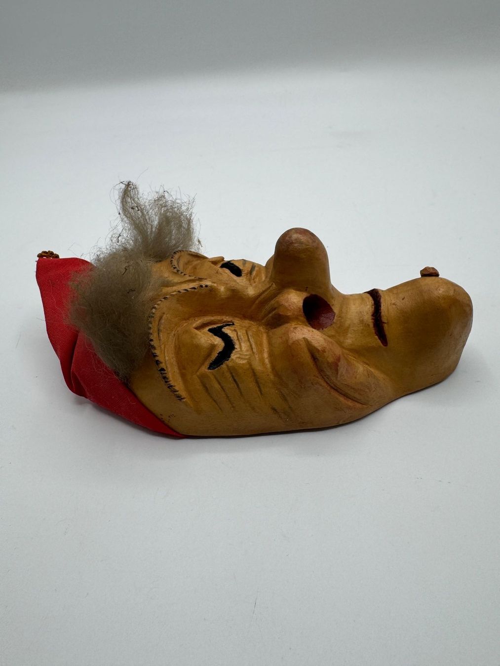 Masques: Alte, handgeschnitzte Holzmaske – D'occasion à Sachseln par BONATI01 4