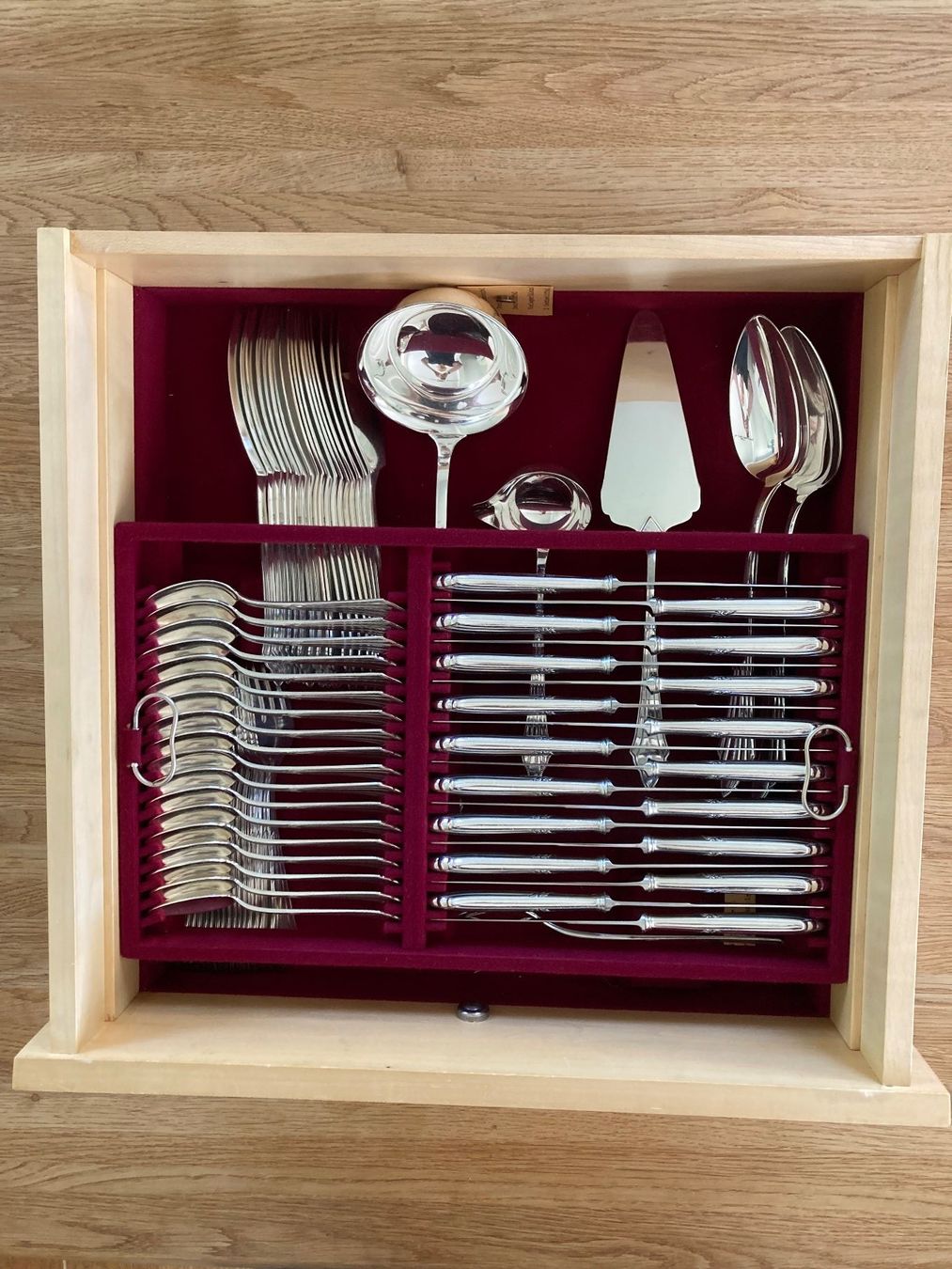 WMF Set di posate: WMF Fächer 90er Silberbesteck 216 Teile mit 2 Schubladen – Usato da Solothurn venduto da ehe_8spw 7