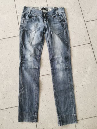 Blaue Jeanshose, Gr. S, Sublevel