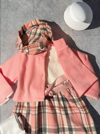 Komplettes Babyoutfit 12-18 Monate mit Strümpfen und Kopfban