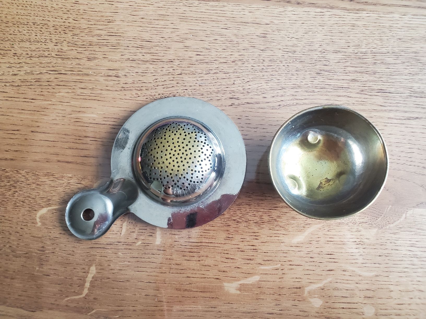 Küchengeräte: Teesieb mit Auffangschale Metall 2-teilig – Gebraucht aus Frauenfeld von BeneFull 3