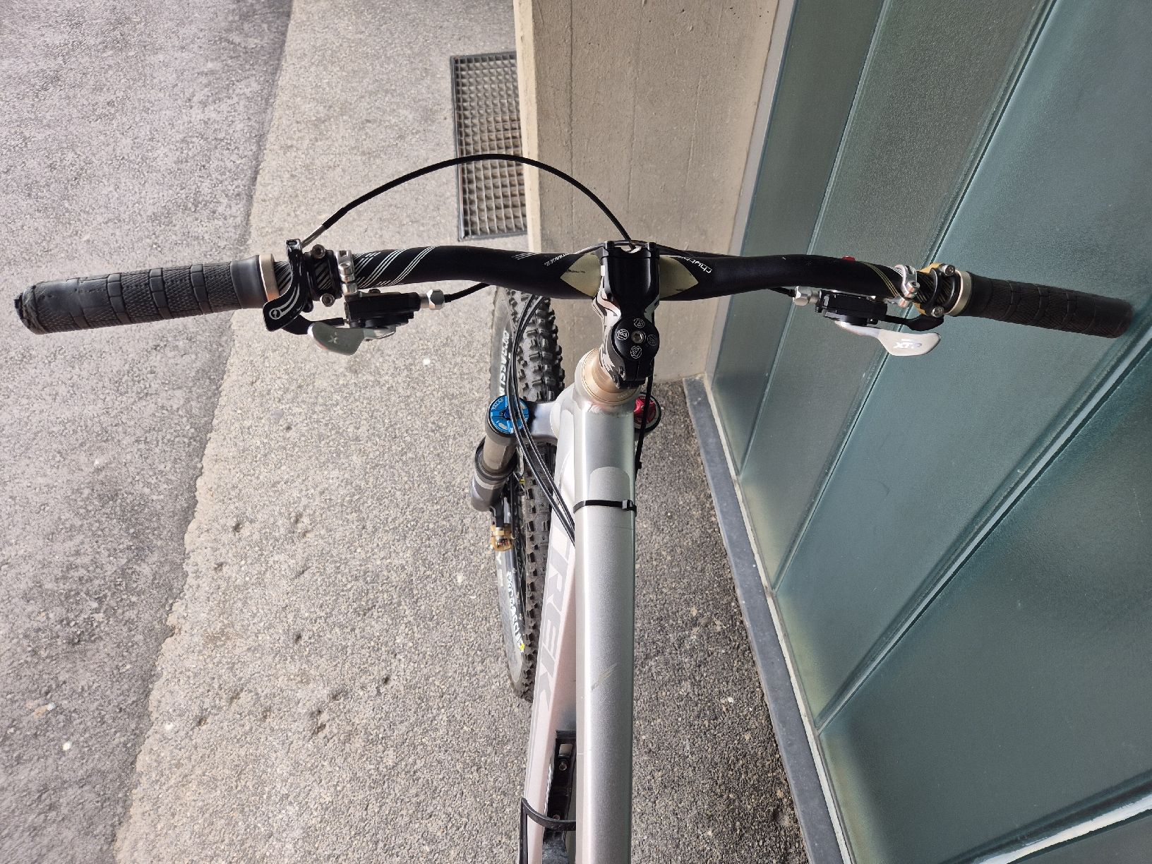 Biciclette: downhill Velo + Serviceständer – Usato da Sargans venduto da Phi_v57n 2