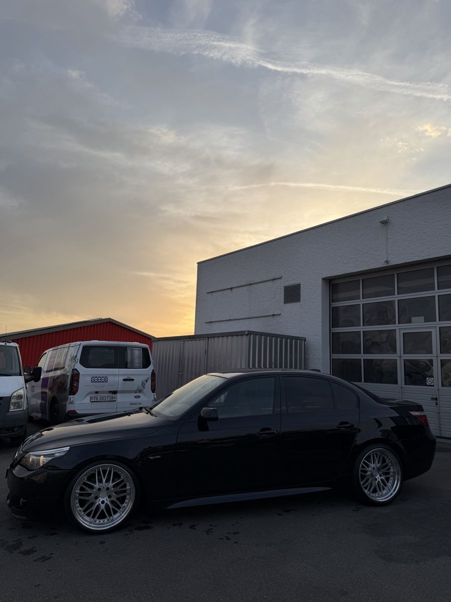 BMW Autos: BMW 525i E60 LCI M Paket – Gebraucht aus Bronschhofen von SezoCarsector 2