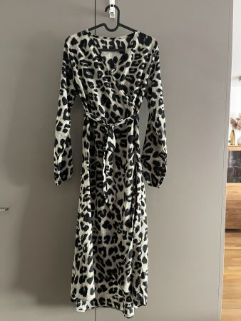 Leopardenmuster Kleid, Gr. S, Wickelkleid, Neuwertig🐆