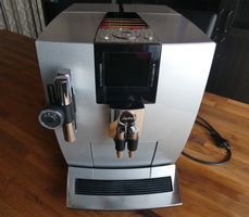 Jura J90 Kaffee Vollautomat Brillant Silber revidiert
