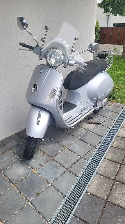 Vespa Scooter: Vespa GTS 250 – Usato da Boudry venduto da Toto2017