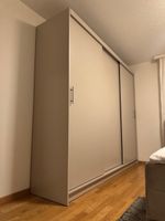 Armadio scorrevole con 3 ante L258cm H223cm