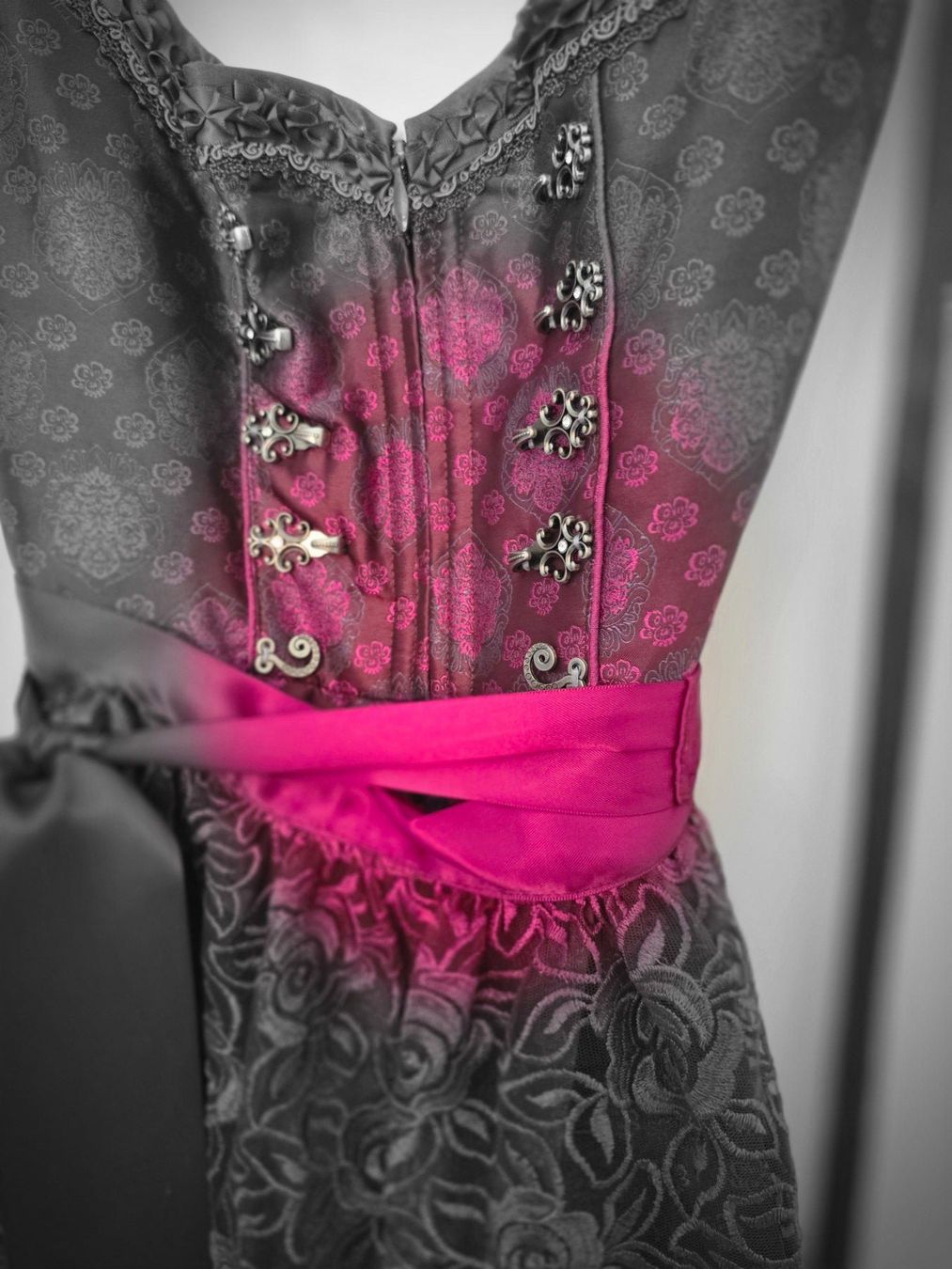 Robes: Dirndl Krüger Grösse 38 inkl. Bluse – D'occasion à Madetswil par dbo58 3