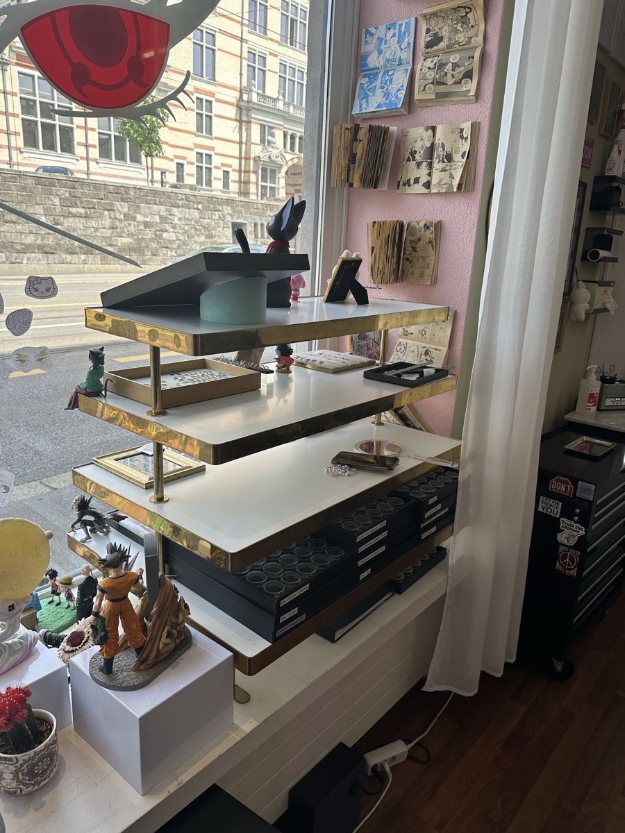 Scaffali: Regal / etagere – Usato da Basel venduto da Niveskoscal 2