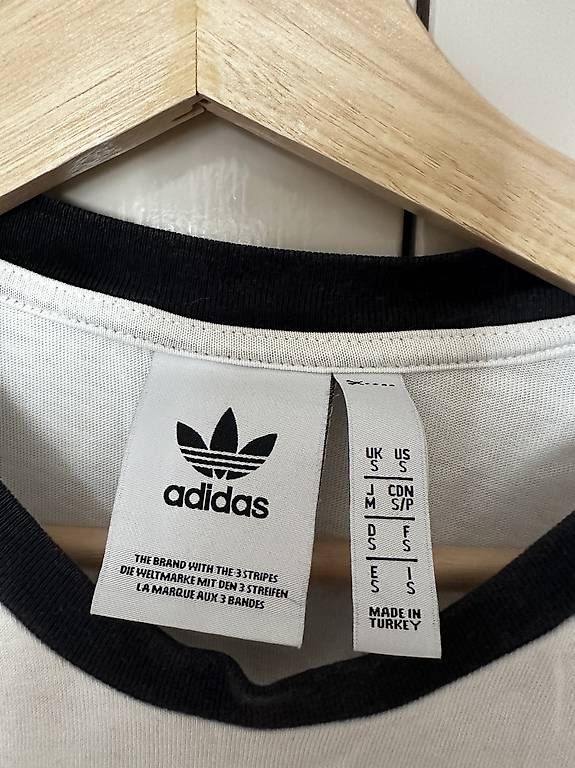 T-shirt: Adidas T-shirt blanc noir – Usato da Bern venduto da hal_898q 1