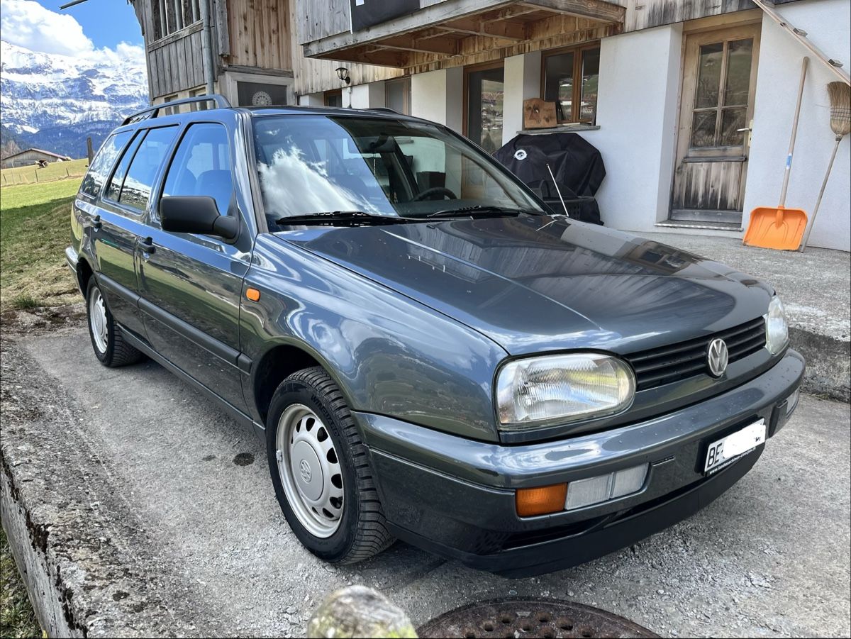 VW Automobili: VW Golf 3 Variant Syncro, Mfk, Klima – Usato da Lenk im Simmental venduto da Treuthy 1
